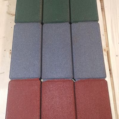 İyi bir fiyat. Renkli Kauçuk Kenarlık Kenarlık 1200*20mm Bahçe Kauçuk Kenarlık Eko Dost çevrimiçi