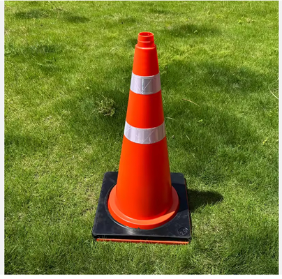 Goede prijs Recycled Material Base Traffic Cone Gewicht Stapelbare basis Ontwerp Hoogwaardige rubberbasis online